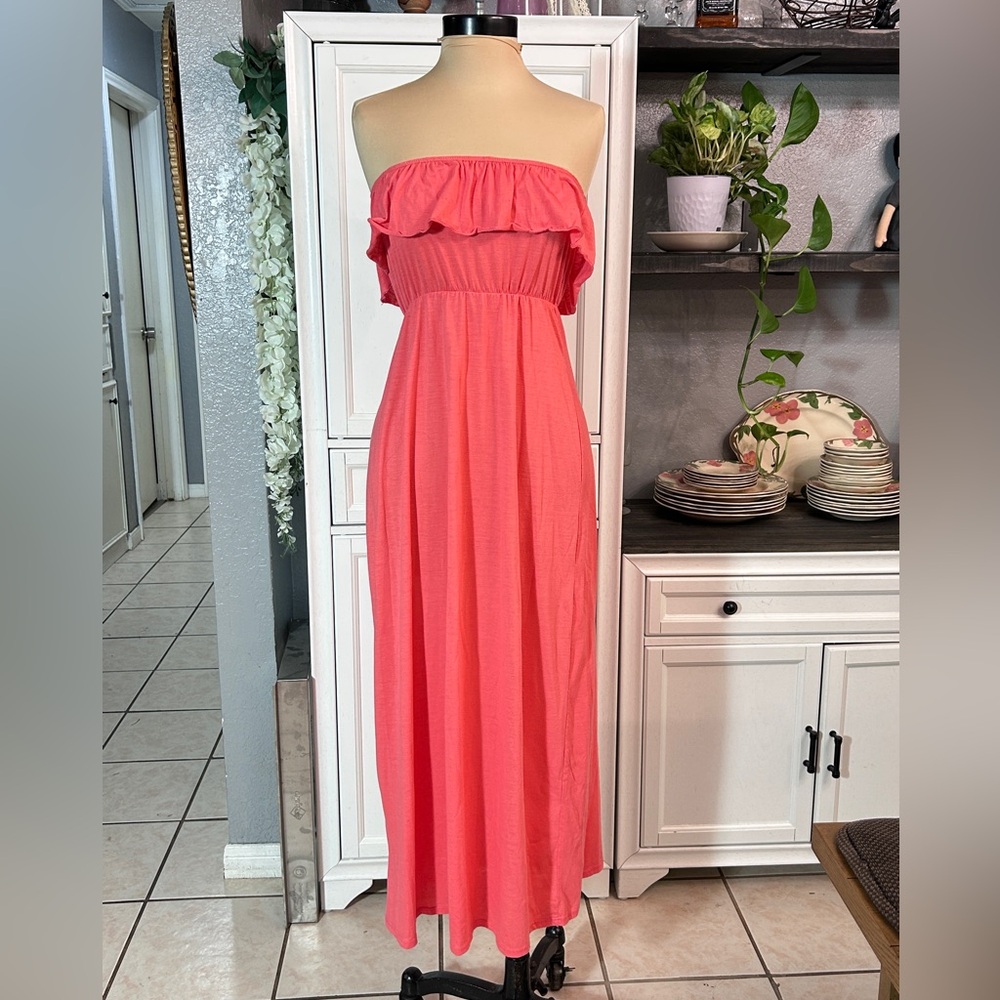 Elegant Coral Strapless Maxi Dress